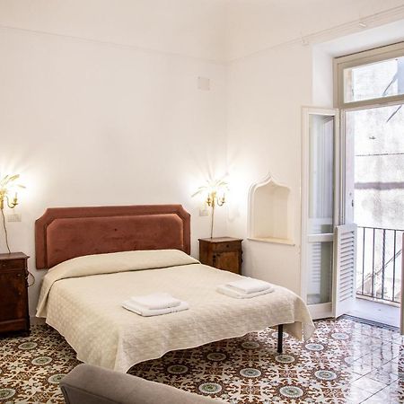 Honore De Balzac Alghero Buitenkant foto