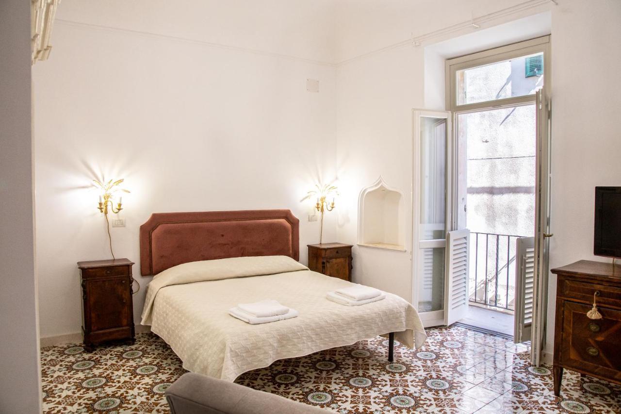 Honore De Balzac Alghero Buitenkant foto