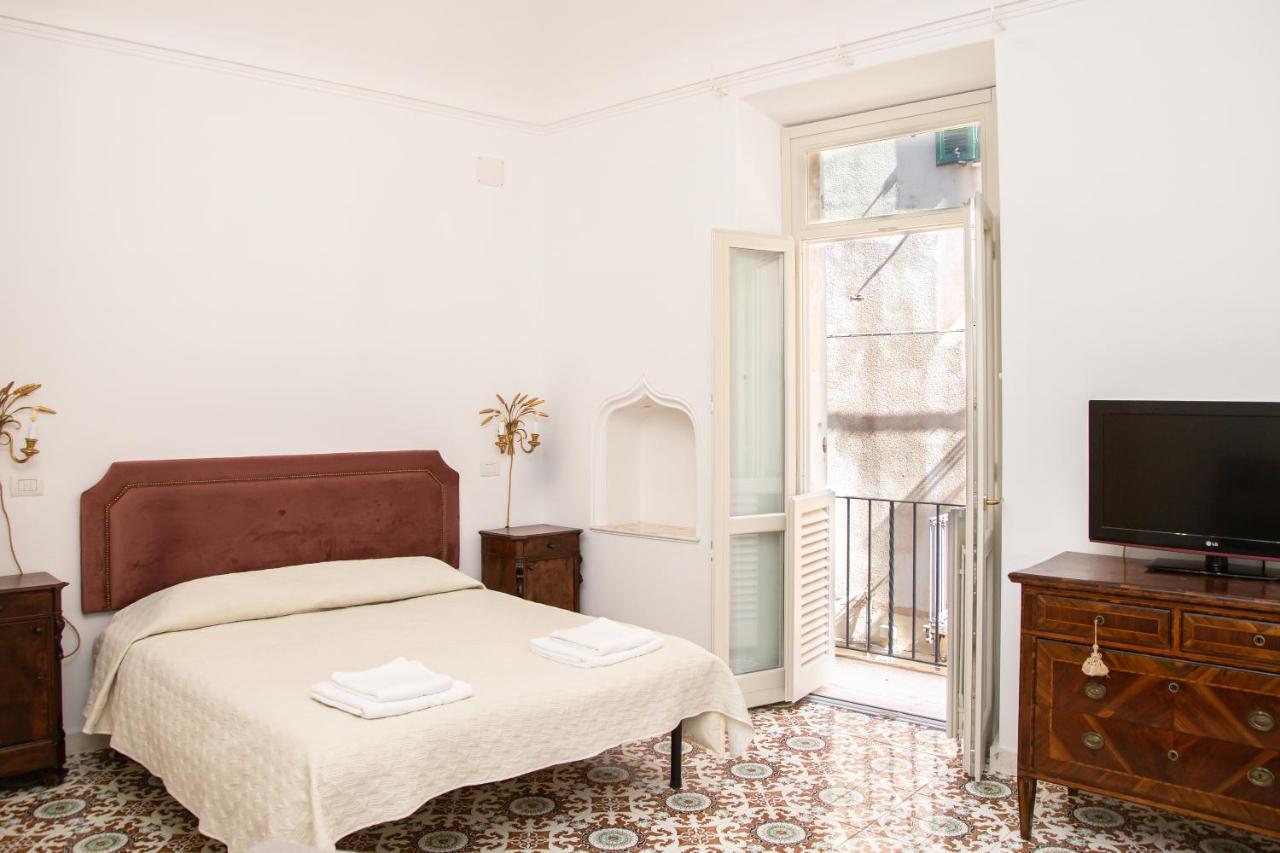 Honore De Balzac Alghero Buitenkant foto