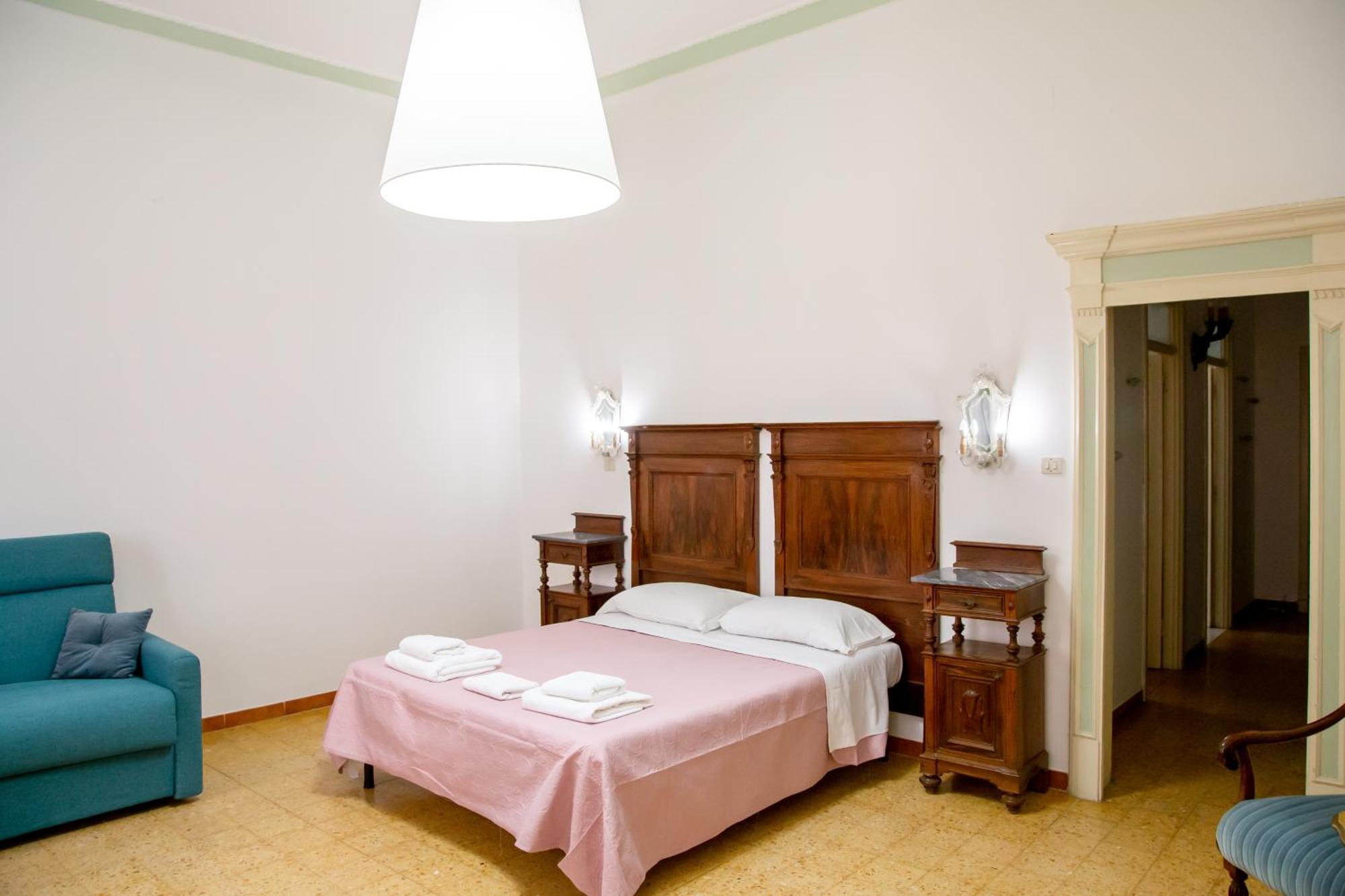 Honore De Balzac Alghero Buitenkant foto