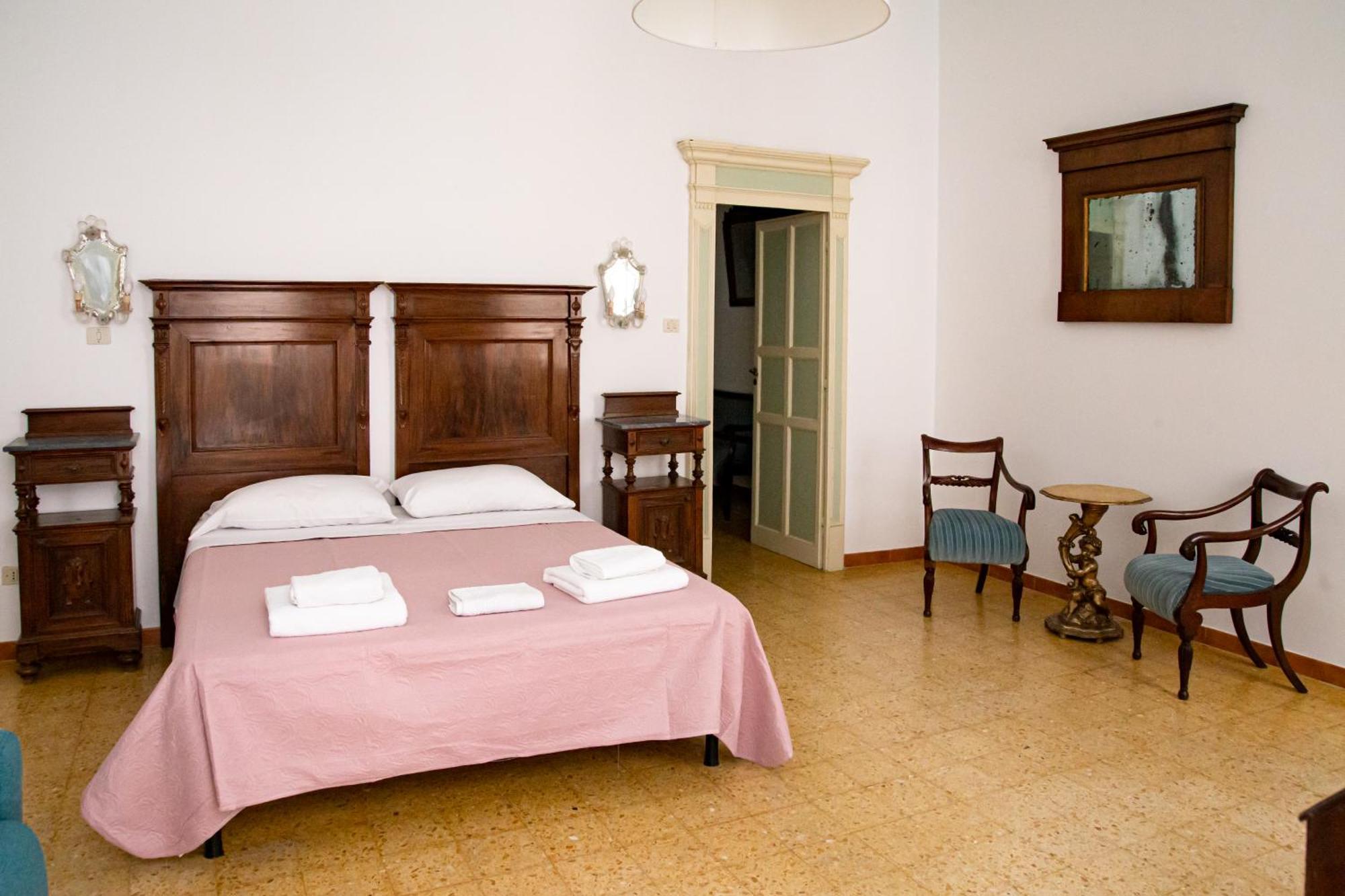 Honore De Balzac Alghero Buitenkant foto