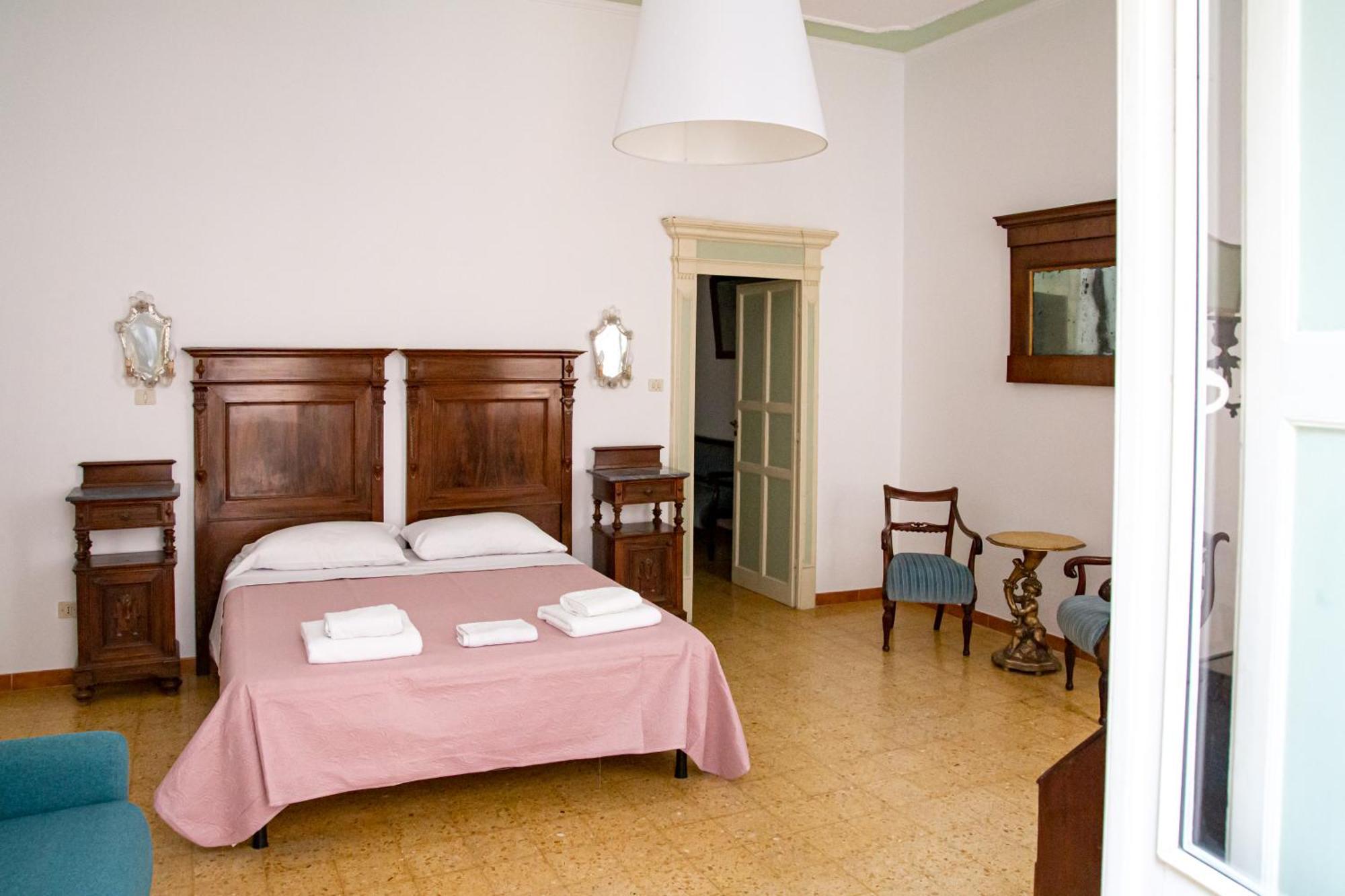 Honore De Balzac Alghero Buitenkant foto