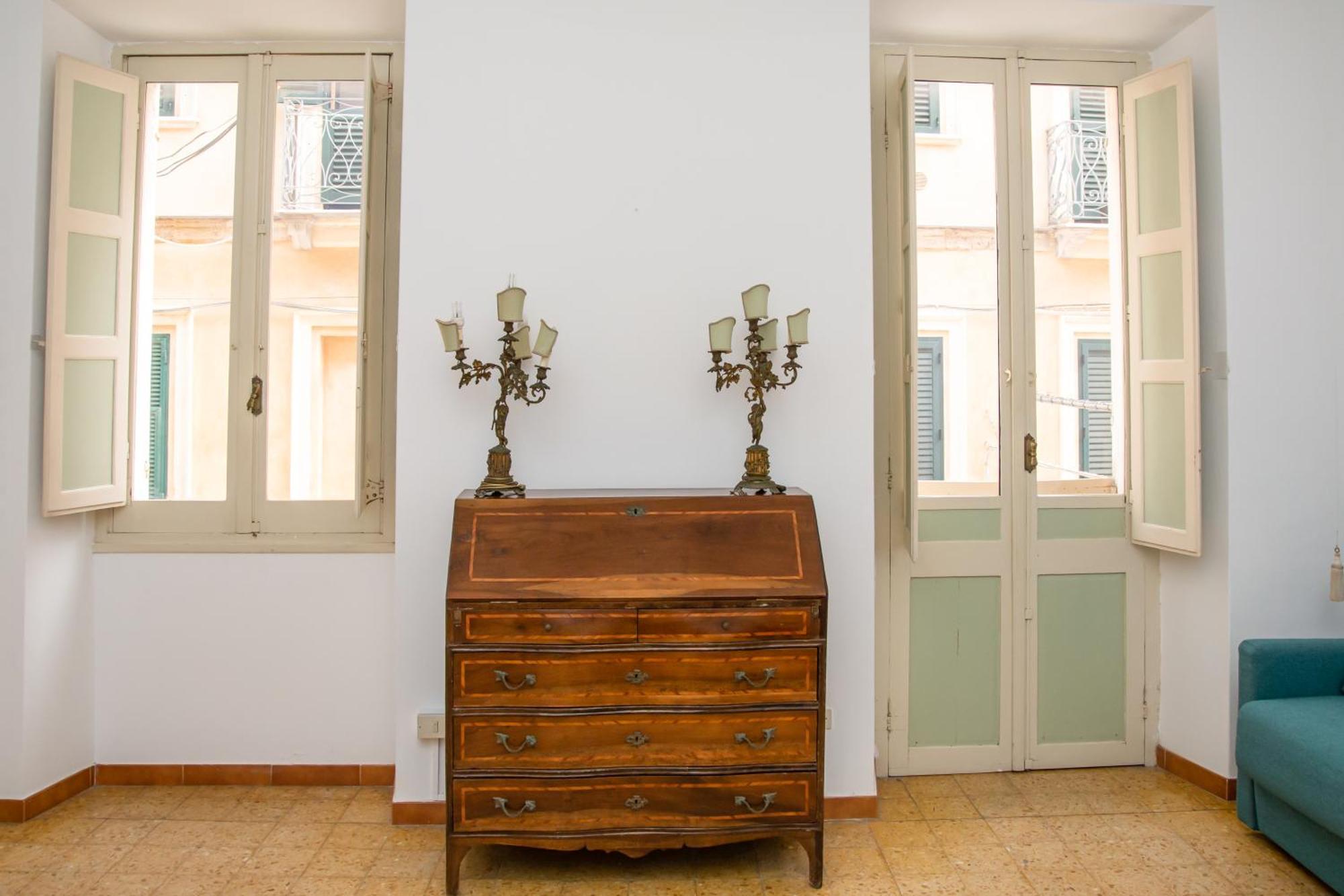 Honore De Balzac Alghero Buitenkant foto