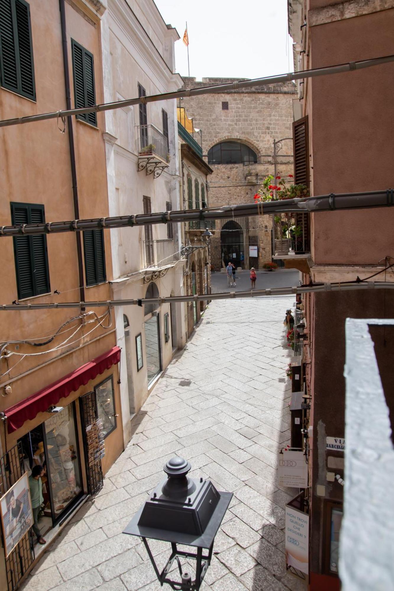 Honore De Balzac Alghero Buitenkant foto