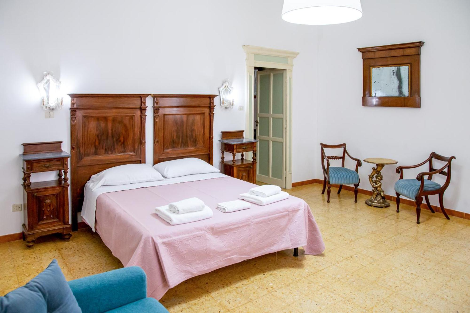 Honore De Balzac Alghero Buitenkant foto