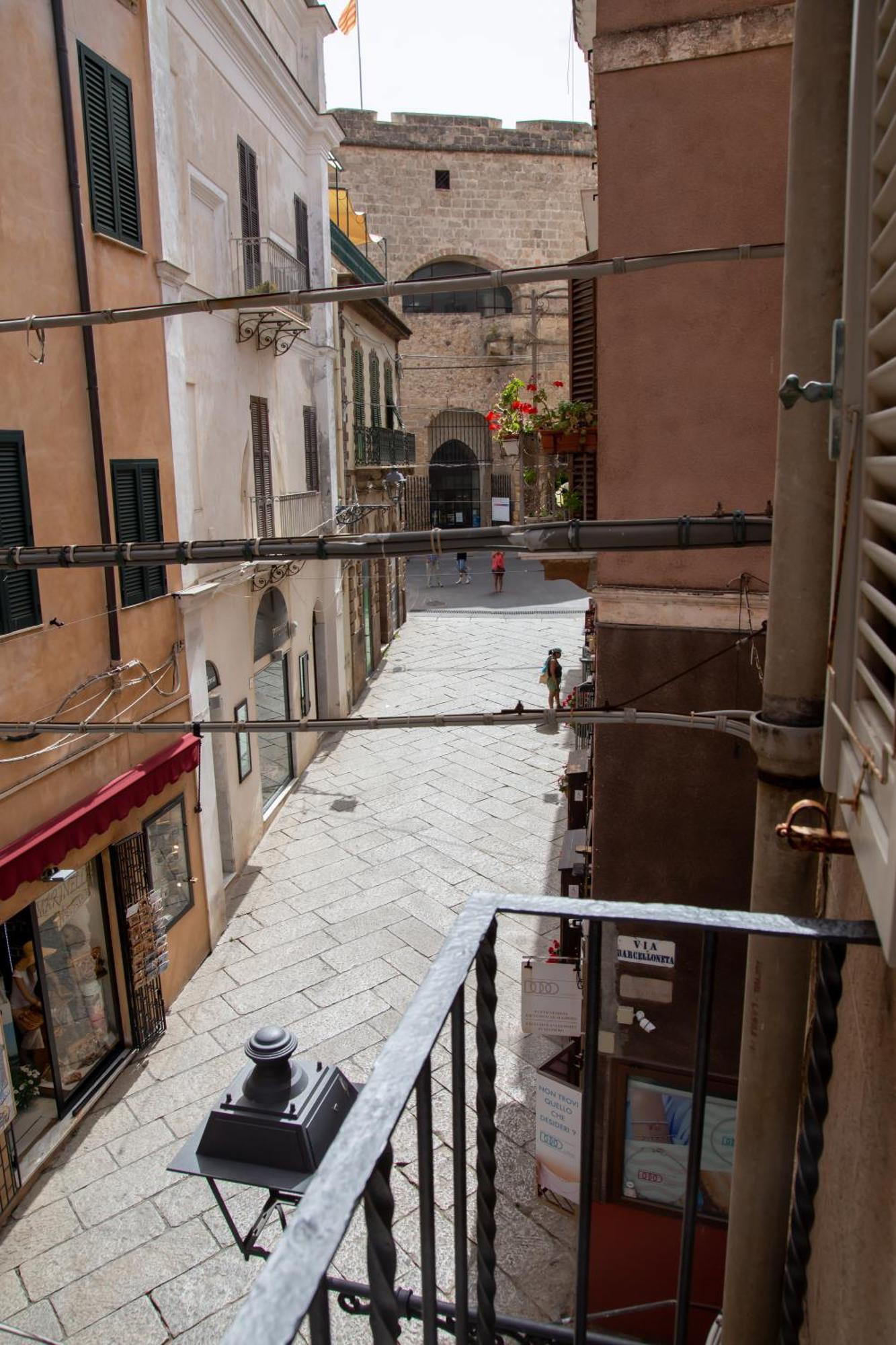 Honore De Balzac Alghero Buitenkant foto
